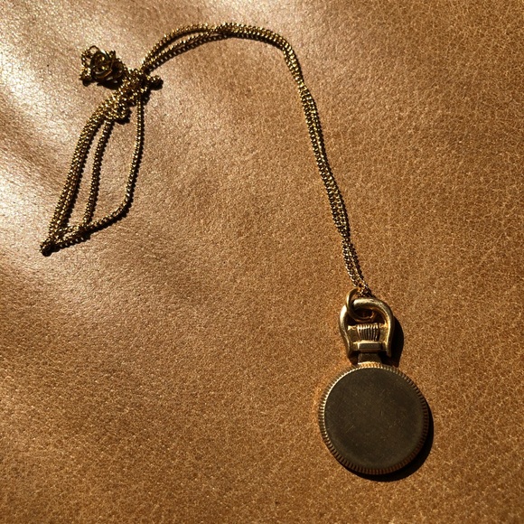Vintage brass pendant necklace - Picture 7 of 8